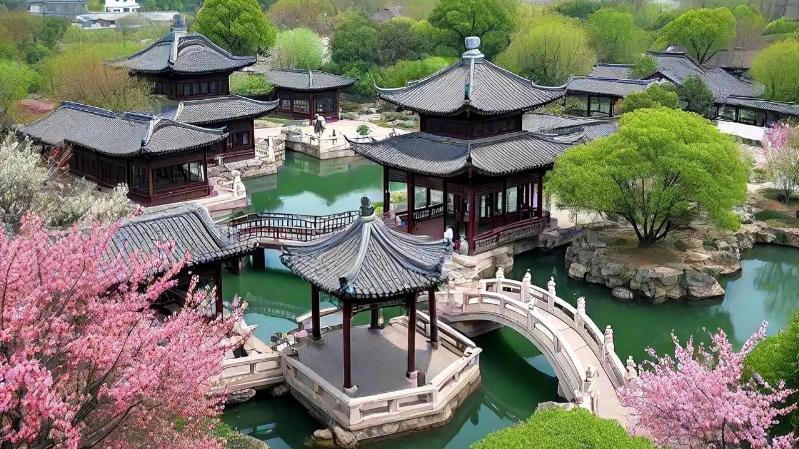 生态修复与智慧园林栏目配图：湿地植被恢复与监测设备